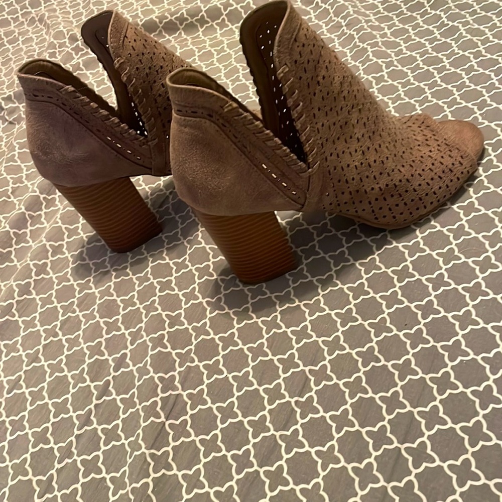 New Fergilicious open toed heels, size 7
